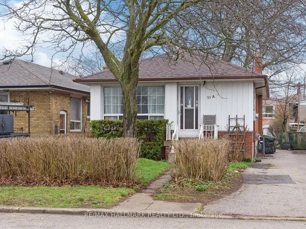 31A Laurel Ave, Toronto, ON M1K 3J3