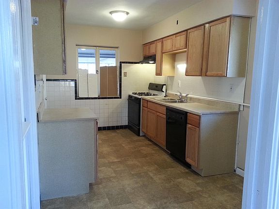4th image of 819 Uplynn Dr