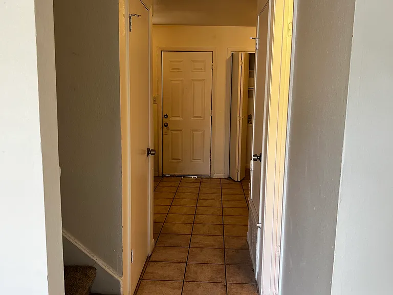 900 Babcock Rd — Photo 4