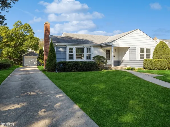 720 Robinhood Ln, La Grange Park, IL 60526