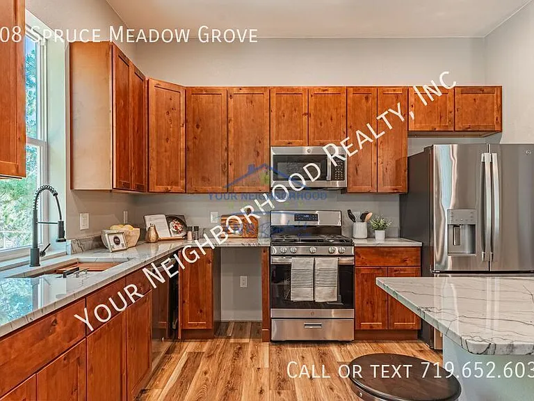 308 Spruce Meadow Grv — Photo 6