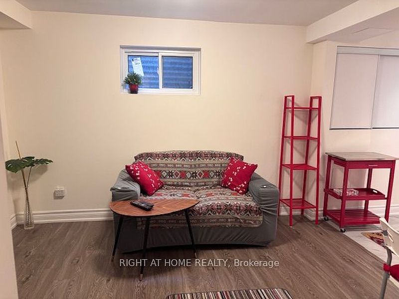 Toronto Townhouse for rent - 1 Bedroom — photo 3