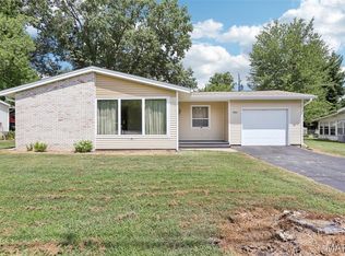 1957 E Union Ave, Litchfield, IL 62056