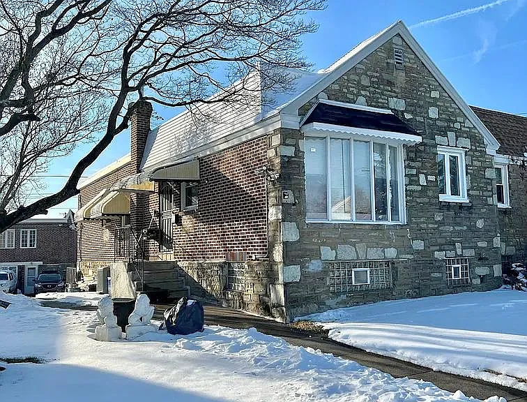 8164 Lister St — Photo 1