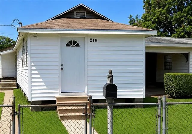 1 bed, 1.0 bath, 765 sqft, $1,100 — Photo 1