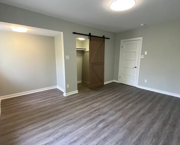 203 Elmwood Ave E #MAIN — Photo 14