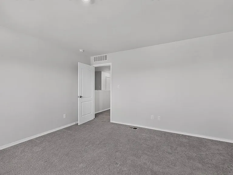 1504 Gulfstream Dr SE — Photo 17