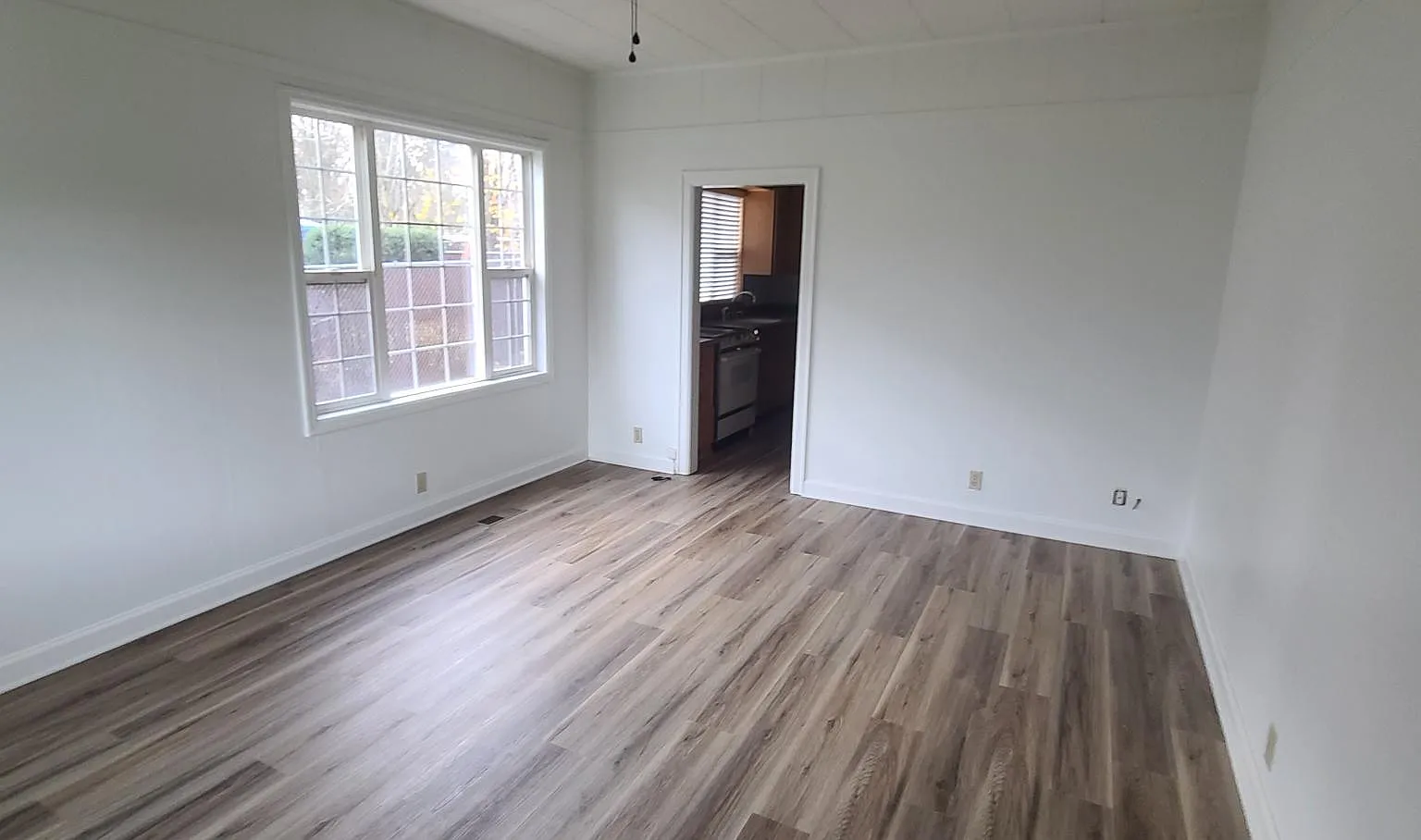 3 bed, 1303 sqft, $2,300 — Photo 1
