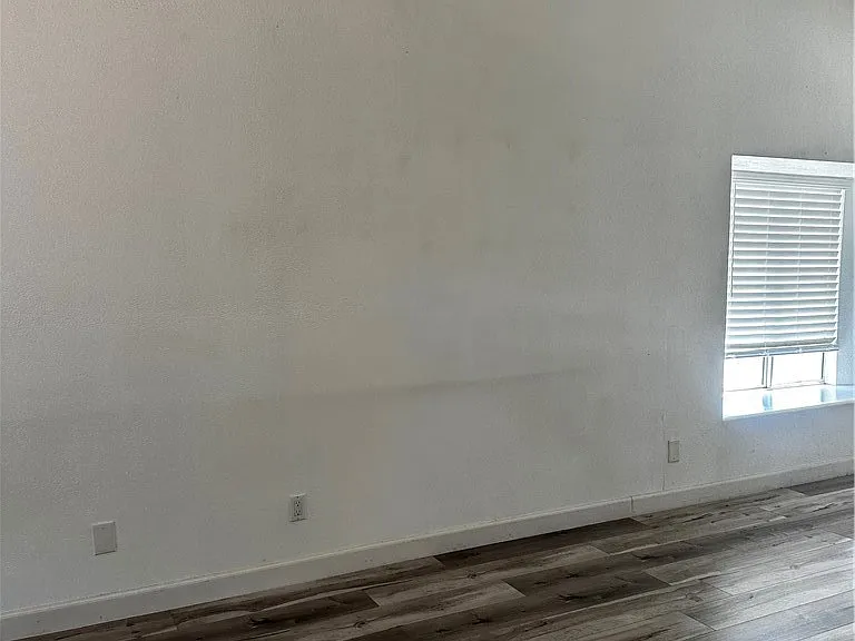 517 S Hewes St #B — Photo 2