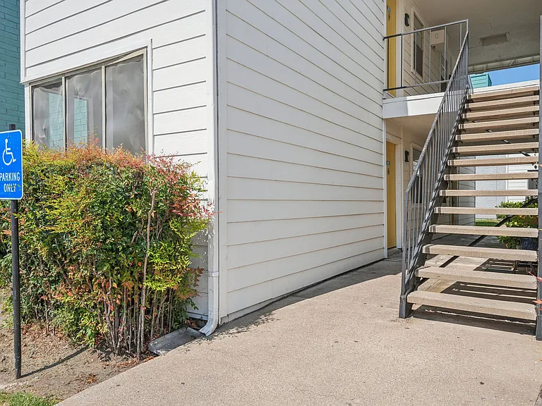 5644 Riverwalk Dr — Photo 20