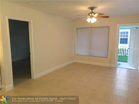 5th image of 920 NE 40th St #1