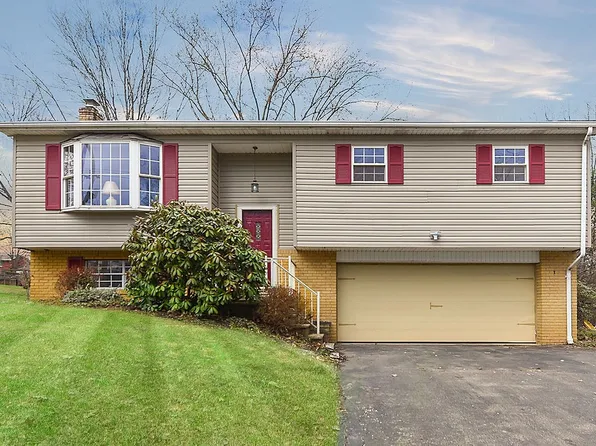 404 Mecklem Ln, Ellwood City, PA 16117