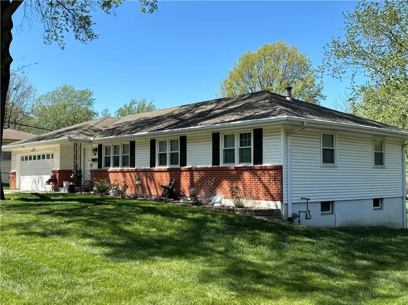 502 SW 2nd St, Lees Summit, MO 64063