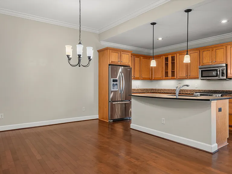 205 N Geary Ave — Photo 7