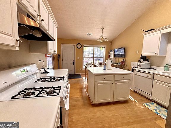 5th image of 3760 Sugarbrook Dr