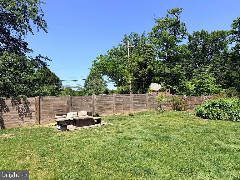 5790 Hunt Club Rd — Photo 2