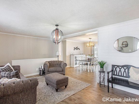 5th image of 8888 Wabasis Shore Dr NE