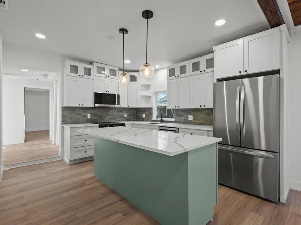 2316 W Walker St, Denison, TX 75020