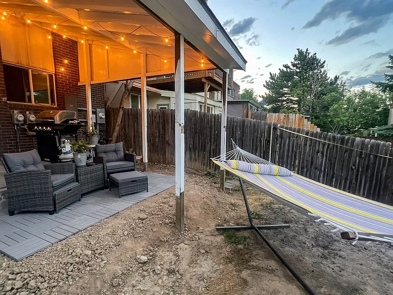 11646 Lincoln St — Photo 41