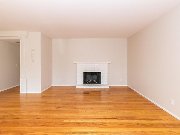 4th image of 22104 Clearwood Ct