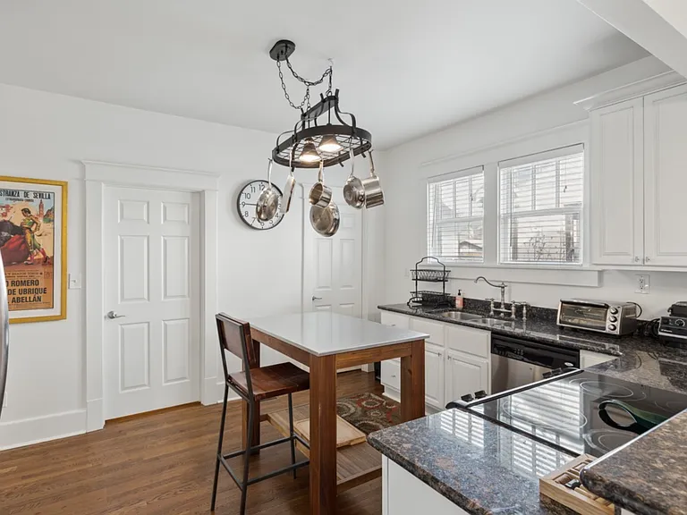 1003 Mansfield St — Photo 11