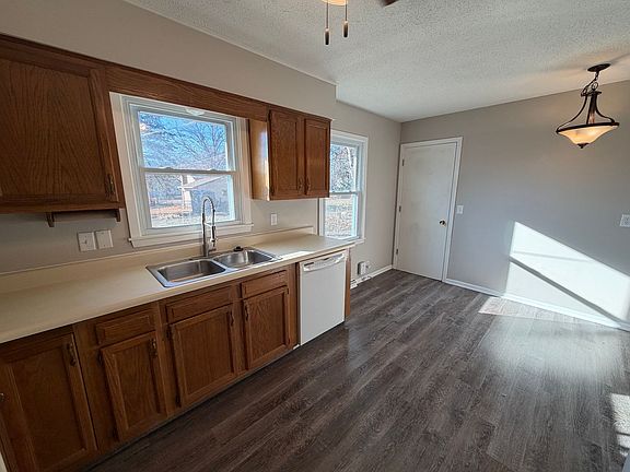 5th image of 8721 Seward St