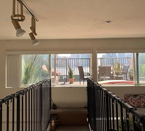 5th image of 1805 Columbia St #305