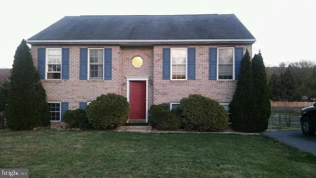 69 Amanda Dr photo 1