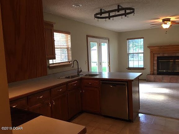 5th image of 1012 Hillside Dr