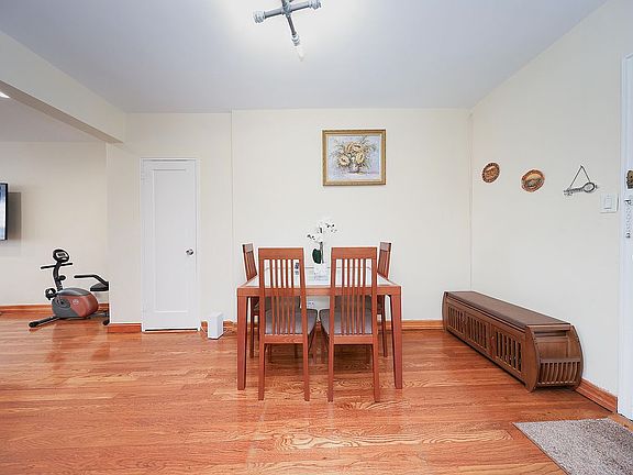 4th image of 3025 Ocean Ave APT 6