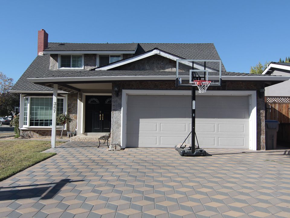 1st image of 387 Los Pinos Way