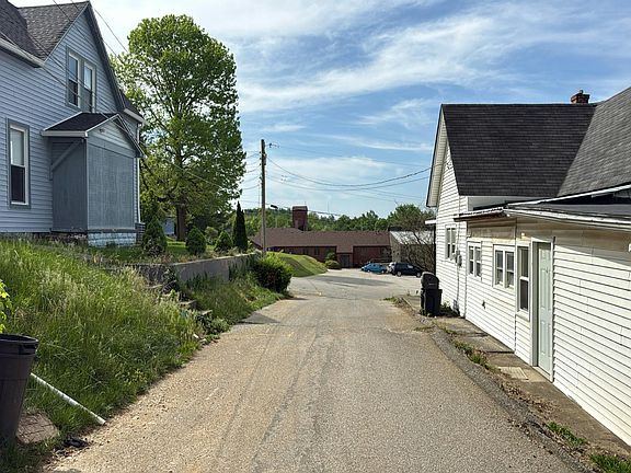 5th image of 604 Best Ave