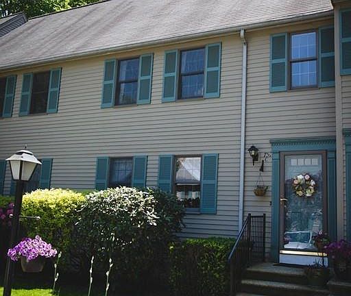 2nd image of 716 Mount Hope St #3