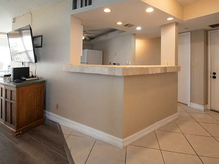 6911 Environ Blvd #8G — Photo 22