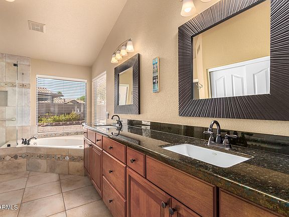 5th image of 876 W EMERALD ISLAND Drive