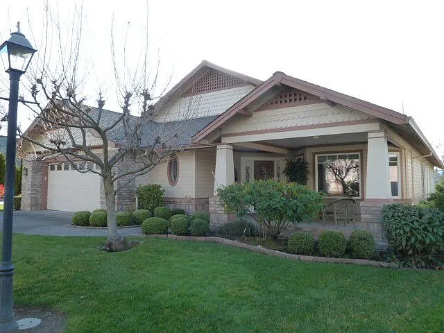 3528 S Village Dr photo 1