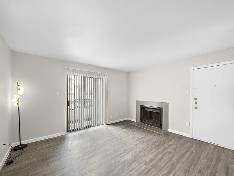6Ten at Med Center Apartments — Photo 17