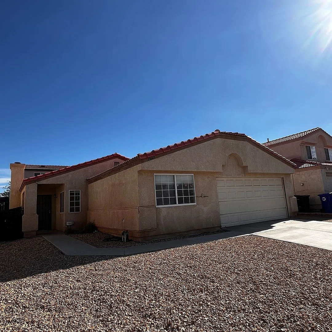4 Bedroom Victorville Home — Photo 1