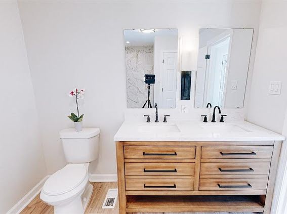 5th image of 2035 Bullard St