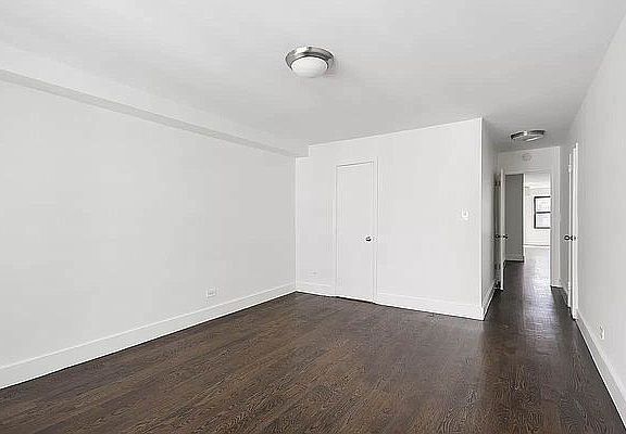 5th image of 220 E 63rd St APT 12