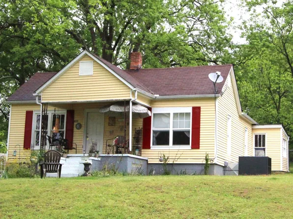 308 E Walnut St, Dyer, TN 38330