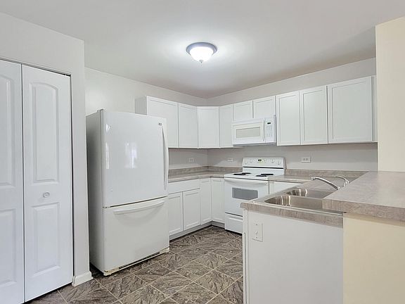 4th image of 207 Silverstone Dr #207