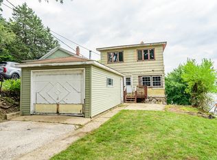 125 Cora Ave, Fox Lake, IL 60020