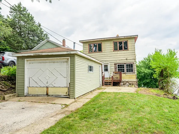 125 Cora Ave, Fox Lake, IL 60020