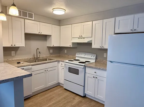 2750 Humboldt, 2750 Humboldt Rd #1, Green Bay, WI 54311