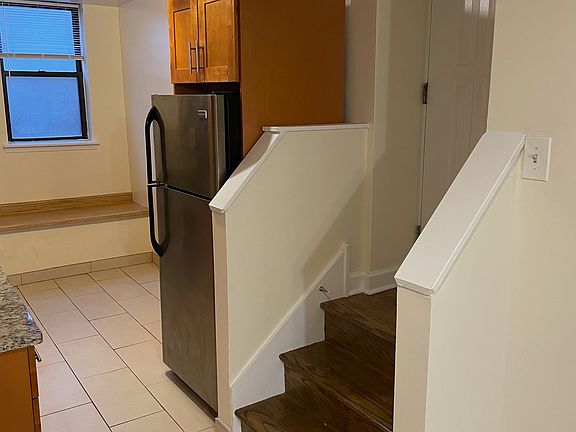 4th image of 5028 N Kimball Ave #G