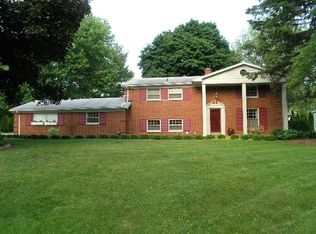 29912 Beacontree St, Farmington, MI 48331