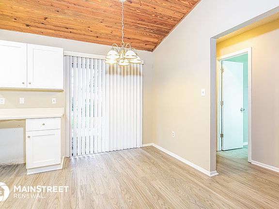 5th image of 511 Rembrandt St SE