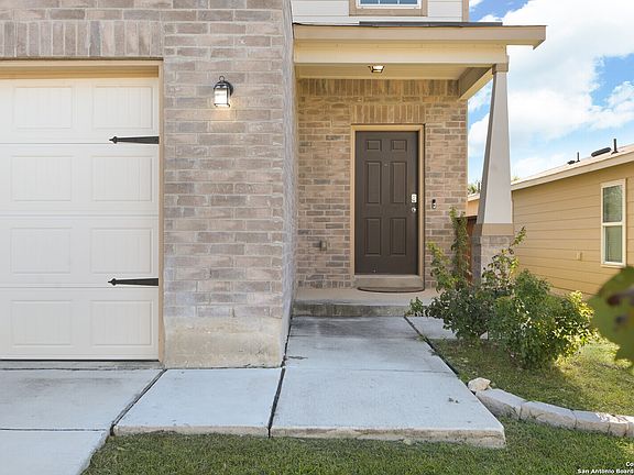 2nd image of 10138 Castello Canyon