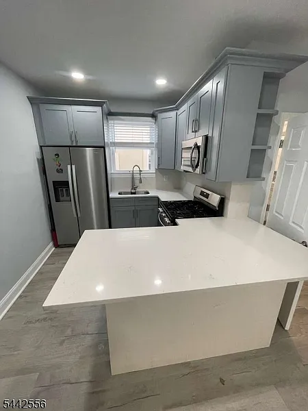 2 bed, 1.0 bath, $2,150 — Photo 2